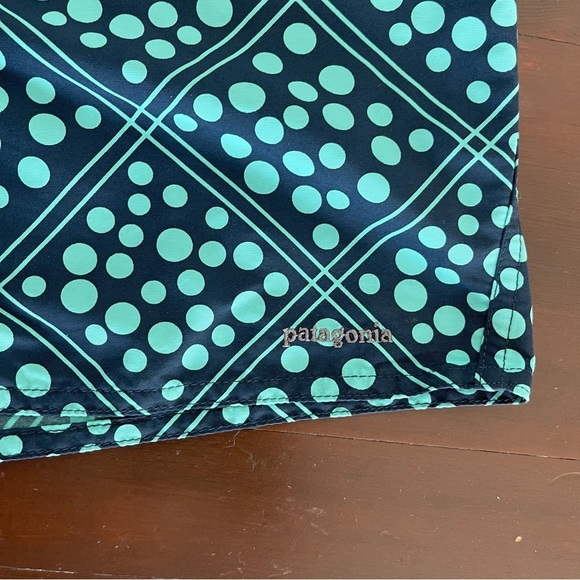Patagonia women’s board shorts - Picture 2 of 4